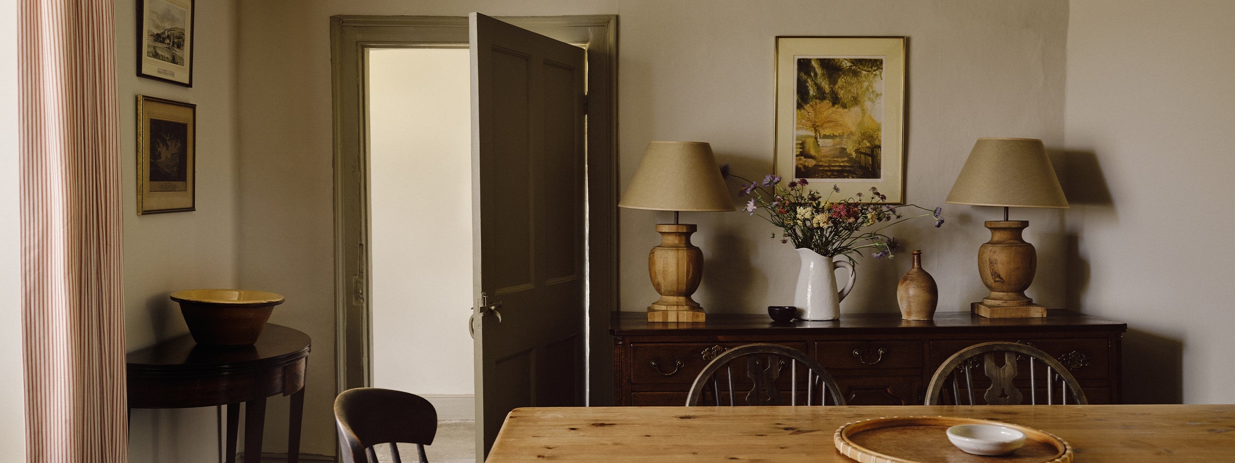 Neutral paint colours