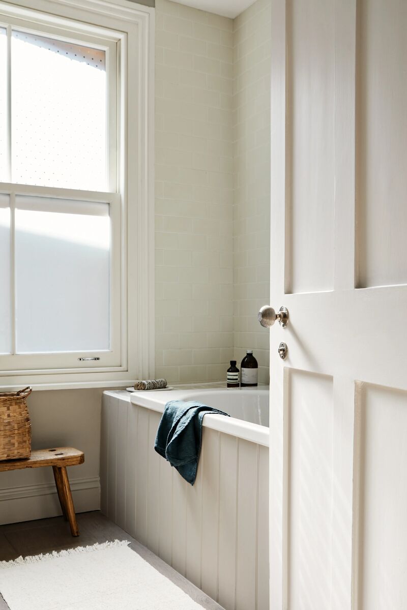 Mylands_Gravel Lane No.169 (Walls)_Gravel Lane No.169 (W&M Eggshell_Woodwork)_Family Bathroom 1_1 - Newsletter and web.jpg__PID:006dad33-2fc5-4775-b797-b16edc3ce537