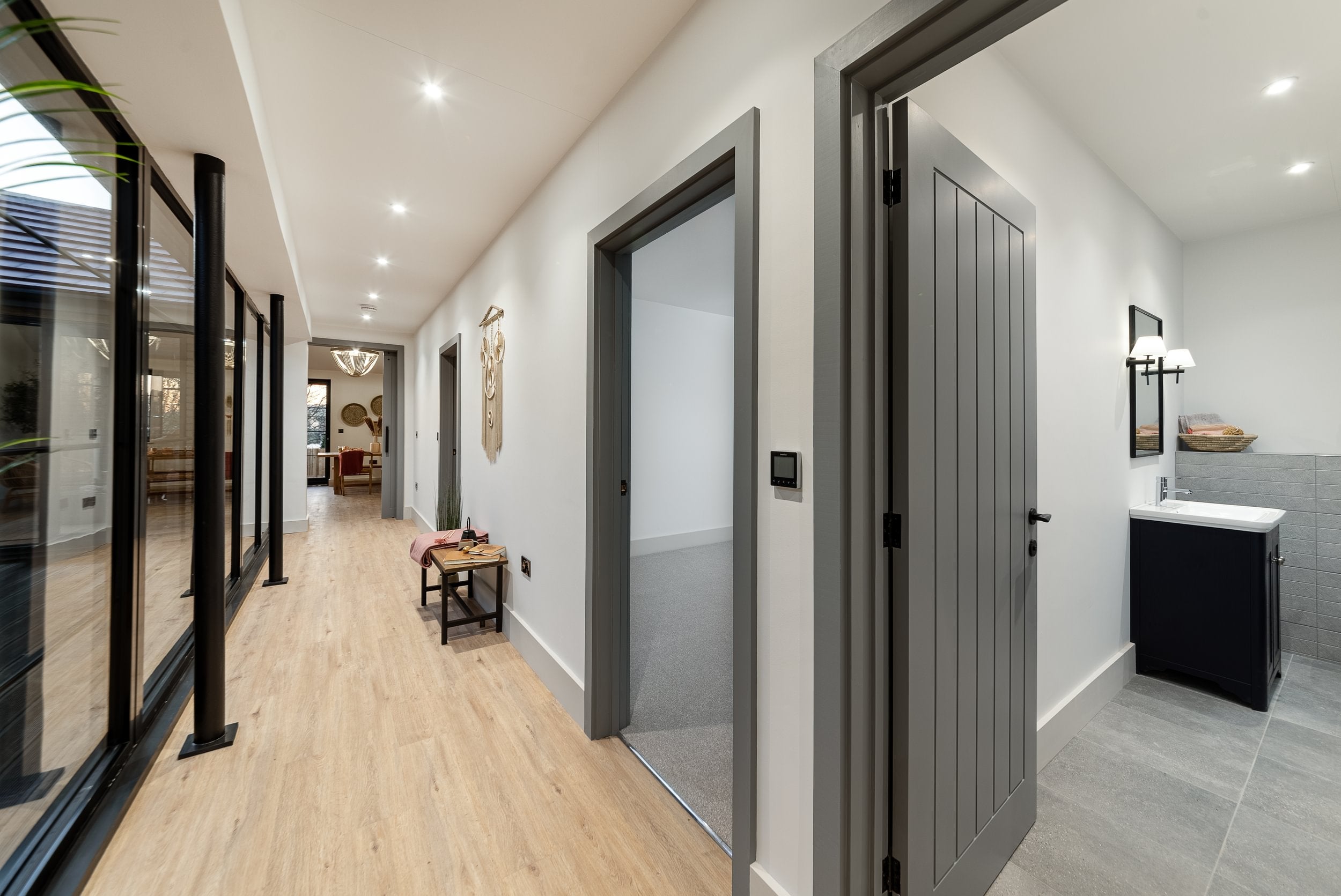 Archway House® No.106 (doors & architraves)_Corridor_Mylands_with Maugham White & Frieze ©Angela Cheung  @angelacheunguk_L2 - Large.jpg__PID:b317c467-300a-45d4-9cbb-650fd3944c95