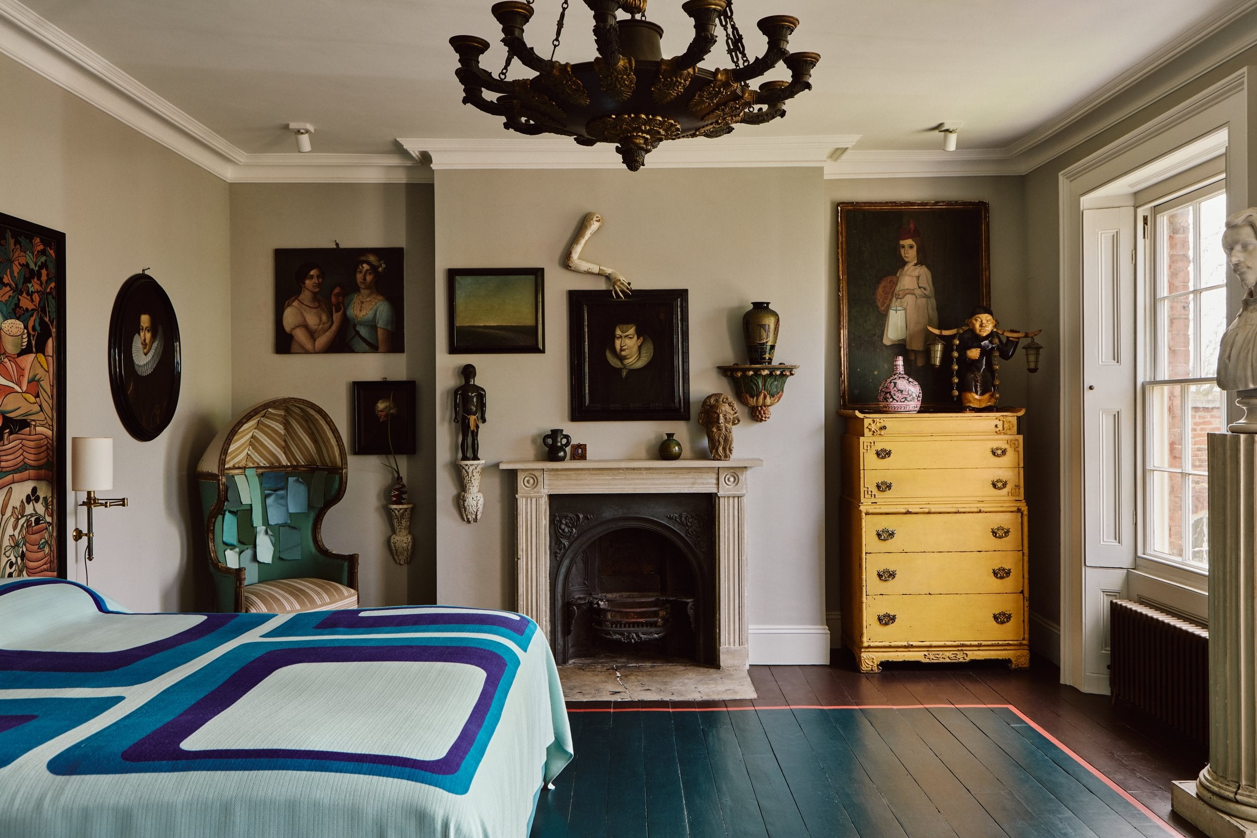 Captain's House Shoot_160424_Chatham_Beth Davis - Grey Ochre™ No.152 (Walls)_Market Green™ No.38, Indian Lake™ No.288 and Bespoke Colour (Floor)_Belgravia™ No.6 (Woodwork)_Master Bedroom - Large.jpg__PID:4c1865d1-5ce3-48c9-ac40-1fe6b754aad6